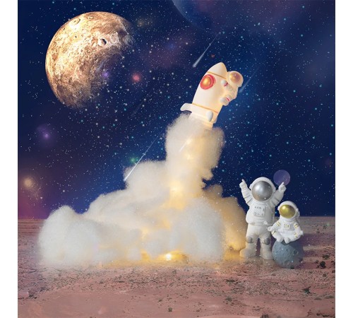 Uçan Astronot Tasarımlı Gece Lambası