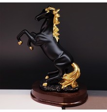 Dekoratif Şaha Kalkan At Biblo Siyah