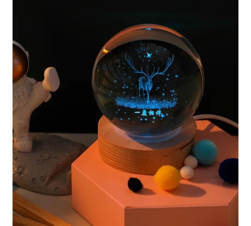 Ahşap Altlıklı Geyik Cam Küre RGB