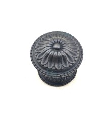 Antika Tarz Dekoratif Pirinç Papatya Kapı Babası - 73mm, Oksit