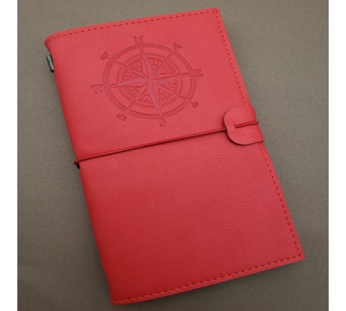 Pusula Tasarımlı Kırmızı Deri Defter