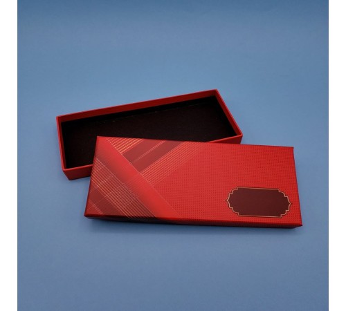 Kırmızı Kalem Kutusu