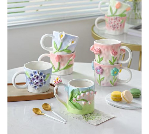 Kabartmalı Motifli Tasarım Çiçekler Seramik Kupa Bardak