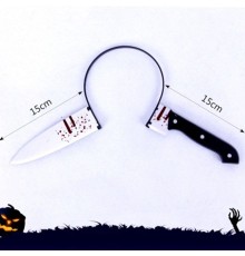 Kafaya Saplanmış Şaka Bıçağı Taç