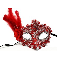 Kırmızı Renk Yandan Tüylü Dantel Parti Maskesi 20x20 cm
