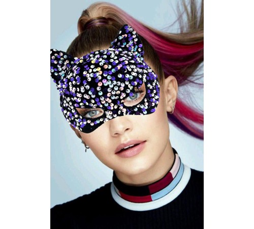 Siyah Kadife Kumaş Üzerine Mor Beyaz Payetli Pullu Parti Maskesi 16x14 cm