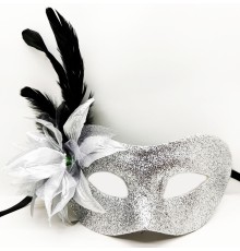 Gümüş Renk Metalize Sim Görünümlü Parlak Tüylü Parti Maskesi 22x19 cm
