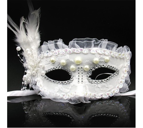 Beyaz Renk Yandan Tüylü İnci İşlemeli Taşlı Dantelli Parti Maskesi 17x12 cm