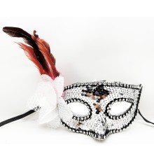 Gümüş Renk Yandan Tüylü Güllü Gümüş Taşlı Pullu Maske 20x22 cm