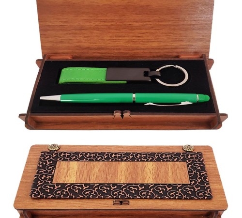 Ahşap Kutulu Yeşil Kalem ve Anahtarlık