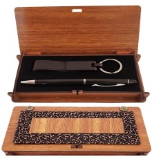 Ahşap Kutulu Siyah Kalem ve Anahtarlık