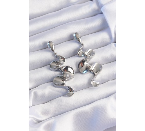 Pirinç Gümüş Renk Kıvrımlı Sallantılı Küpe - TJ-BKP9238 Pirinç Gümüş Renk Kıvrımlı Sallantılı Küpe - TJ-BKP9238