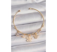 Pirinç Gold Renk Sallantı Beyaz Mineli Çiçek Figür Zirkon Taşlı Kelebek Detay Charm Bileklik - TJ-BB6552