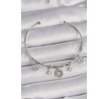 Pirinç Gümüş Renk Sallantı Zirkon Taşlı Yonca Figür Charm Bileklik - TJ-BB6562