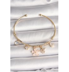 Pirinç Gold Renk Sallantı Pembe Mineli Çiçek Figür Zirkon Taşlı Kelebek Detay Charm Kadın Bileklik - TJ-BB6891