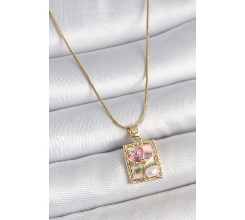 316L Çelik Gold Renk Pembe Mineli Çiçek İşlemeli İnci Detay Portre Model Kadın Kolye - TJ-BKO10145 316L Çelik Gold Renk Pembe Mineli Çiçek İşlemeli İnci Detay Portre Model Kadın Kolye - TJ-BKO10145