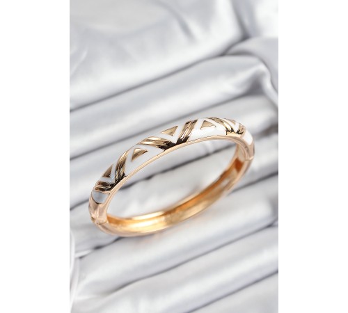 Mineli Pirinç Beyaz Üçgen Motifli Gold Renk Kadın Kelepçe - TJ-BB7380 Mineli Pirinç Beyaz Üçgen Motifli Gold Renk Kadın Kelepçe - TJ-BB7380