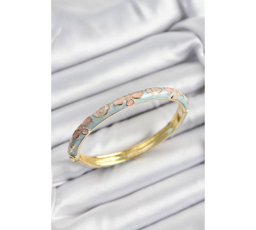 Mineli Pirinç Mavi Ve Pembe Çiçek Motifli Gold Renk Kadın Kelepçe - TJ-BB7392 Mineli Pirinç Mavi Ve Pembe Çiçek Motifli Gold Renk Kadın Kelepçe - TJ-BB7392