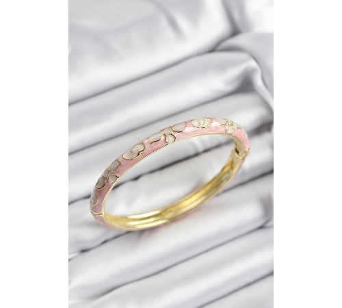 Mineli Pirinç Pembe Çiçek Motifli Gold Renk Kadın Kelepçe - TJ-BB7398 Mineli Pirinç Pembe Çiçek Motifli Gold Renk Kadın Kelepçe - TJ-BB7398