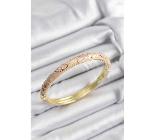 Mineli Pirinç Pembe Ve Yavru Ağzı Çiçek Motifli Gold Renk Kadın Kelepçe - TJ-BB7410 Mineli Pirinç Pembe Ve Yavru Ağzı Çiçek Motifli Gold Renk Kadın Kelepçe - TJ-BB7410
