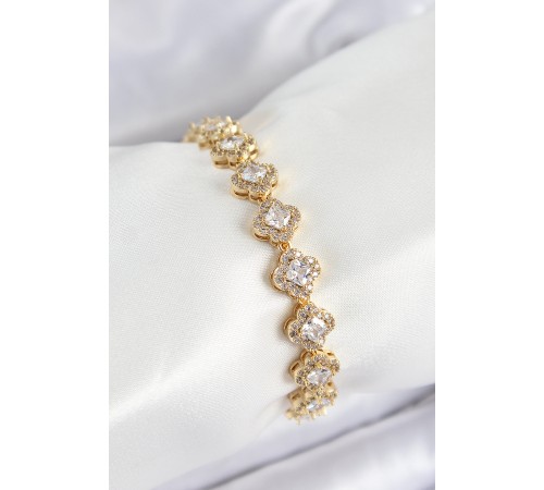 Pirinç Zirkon Taşlı Yonca Baget Model Gold Renk VIP Seri Kadın Bileklik - TJ-BB7510 Pirinç Zirkon Taşlı Yonca Baget Model Gold Renk VIP Seri Kadın Bileklik - TJ-BB7510