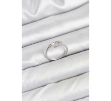 Pirinç Gümüş Renk Kalpli Detaylı Zirkon Taşlı Kadın Yüzük - TJ-BYK3841