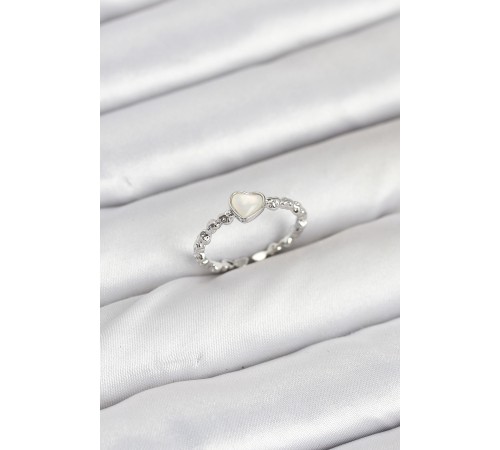 Pirinç Gümüş Renk Kalpli Model Kadın Yüzük - TJ-BYK3875