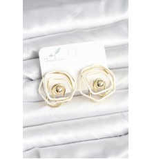 Pirinç Gold Renk Beyaz Mineli Geometrik Gül Model Kadın Küpe - TJ-BKP11375