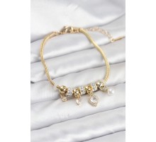 Pirinç Gold Renk Kalp Charmlı Kadın Bileklik - TJ-BB8209