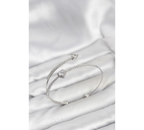 Kalp Model Pirinç Gümüş Renk Kadın Bileklik - TJ-BB8256