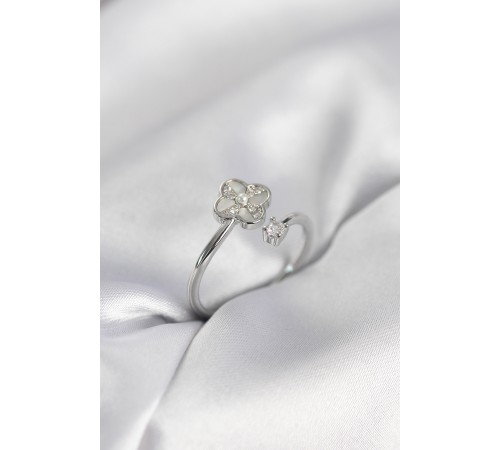 Gümüş Renk Zirkon Taşlı Yonca Model Kadın Yüzük - TJ-BYK4006