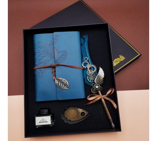 Kaligrafi Kalem Ve Vintage Tasarım Deri Defter Mavi