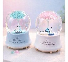 Büyük Boy Romantik Çiftler Temalı Kar Küresi