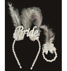 Beyaz İncili Otriş Tüylü Pleksi Bride Yazılı Gelin Tacı Ve Bride Yazılı Gelin Bilekliği Gümüş Renk