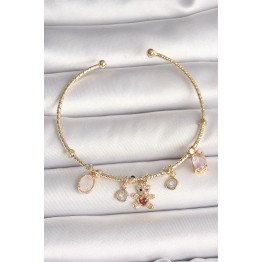 Pirinç Gold Renk Sallantı Zirkon Taşlı Ayıcık Figür Kırmızı Kalp Detay Charm Kadın Bileklik TJ-BB6896