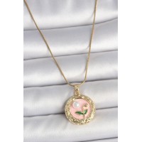 316L Çelik Gold Renk Zincir Pembe Çiçek İşlemeli inci Detay Portre Model Kadın Kolye TJ-BKO10079