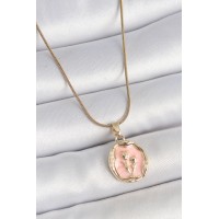 316L Çelik Gold Renk Zincir Pembe Mineli Çiçek İşlemeli Portre Model Kadın Kolye TJ-BKO10165