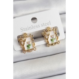Pirinç Beyaz Mineli Sanatsal Portre Model Gold Renk Kadın Küpe TJ-BKP10683