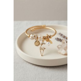 Geyik Model Gold Renk Beyaz Charmlı Bileklik TJ-BB8663