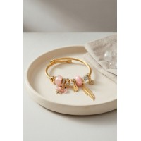 Model Gold Renk Pembe Charmlı Bileklik TJ-BB8668