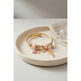 Model Gold Renk Pembe Charmlı Bileklik TJ-BB8668