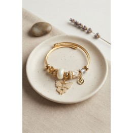 Beyaz Model Gold Renk Charmlı Bileklik TJ-BB8684