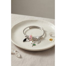 Beyaz Çiçek Charmlı Bileklik TJ-BB8811